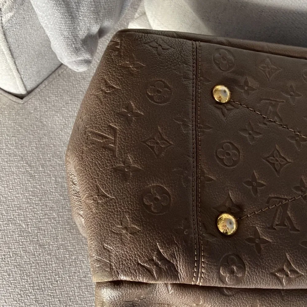 Louis Vuitton Shoulder bag  monogram lamb skin chocolate color